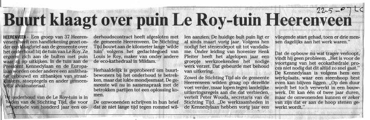 2007 05 22 Buurt klaagt over puin Le Roy tuin Hrv